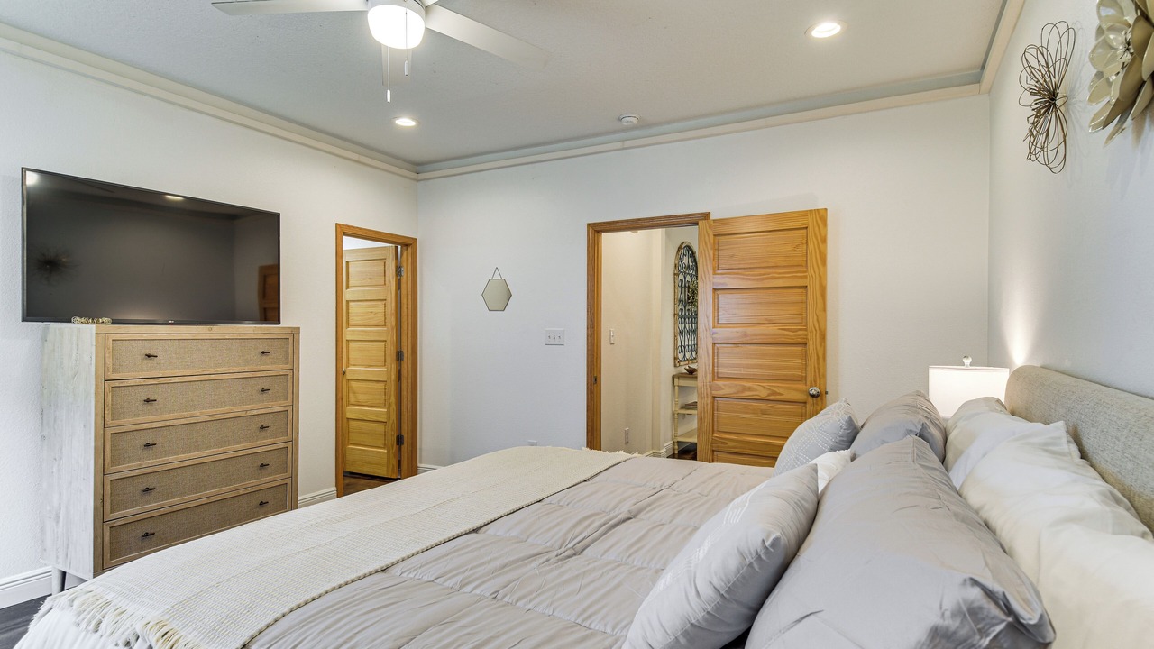 Photo of Bedroom in Ono Island