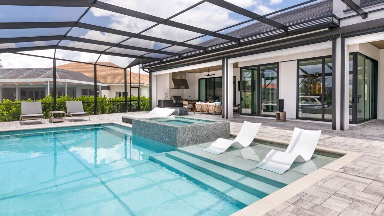 Photo of Outdoor in Pelican