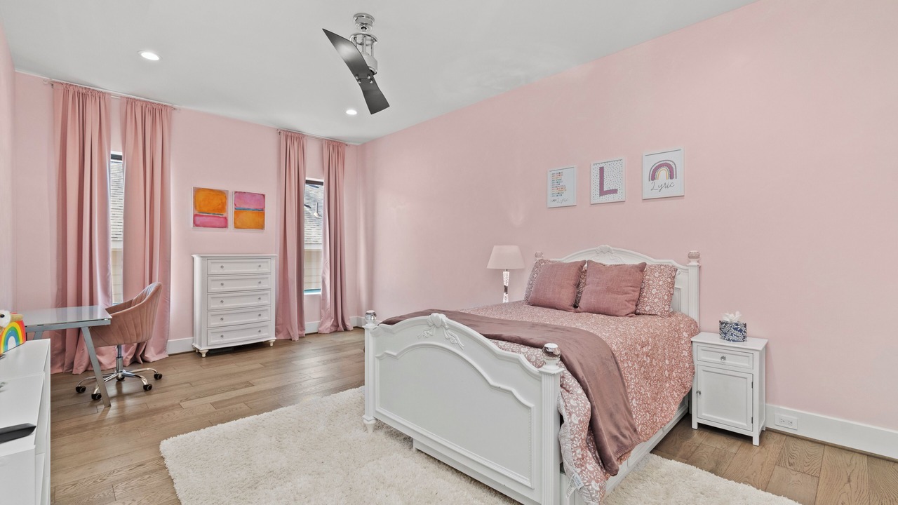 Photo of Bedroom in Garden Oaks