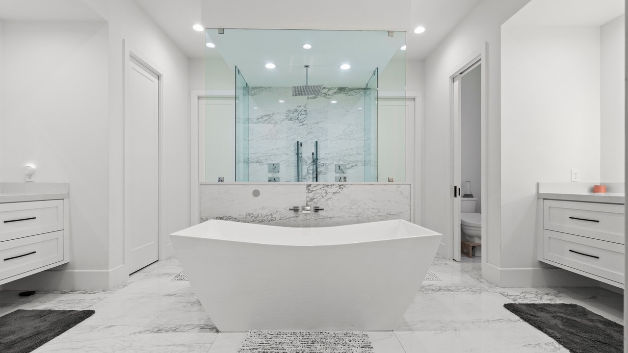 Photo of Bathroom in Garden Oaks