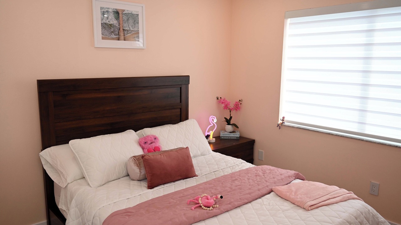 Photo of Bedroom in Ludlam