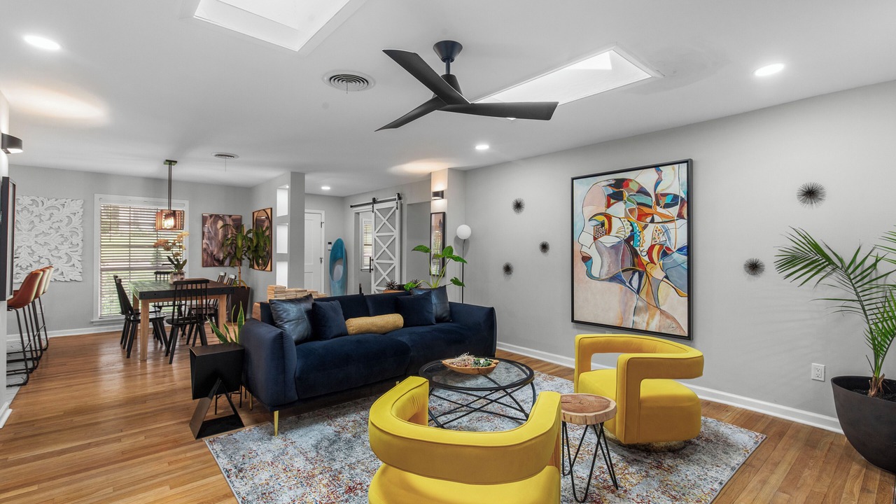 Photo of Livingroom in Tougaloo