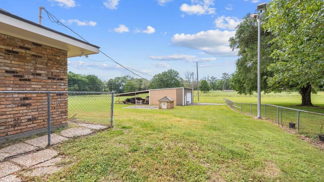 Photo of Outdoor in Broussard