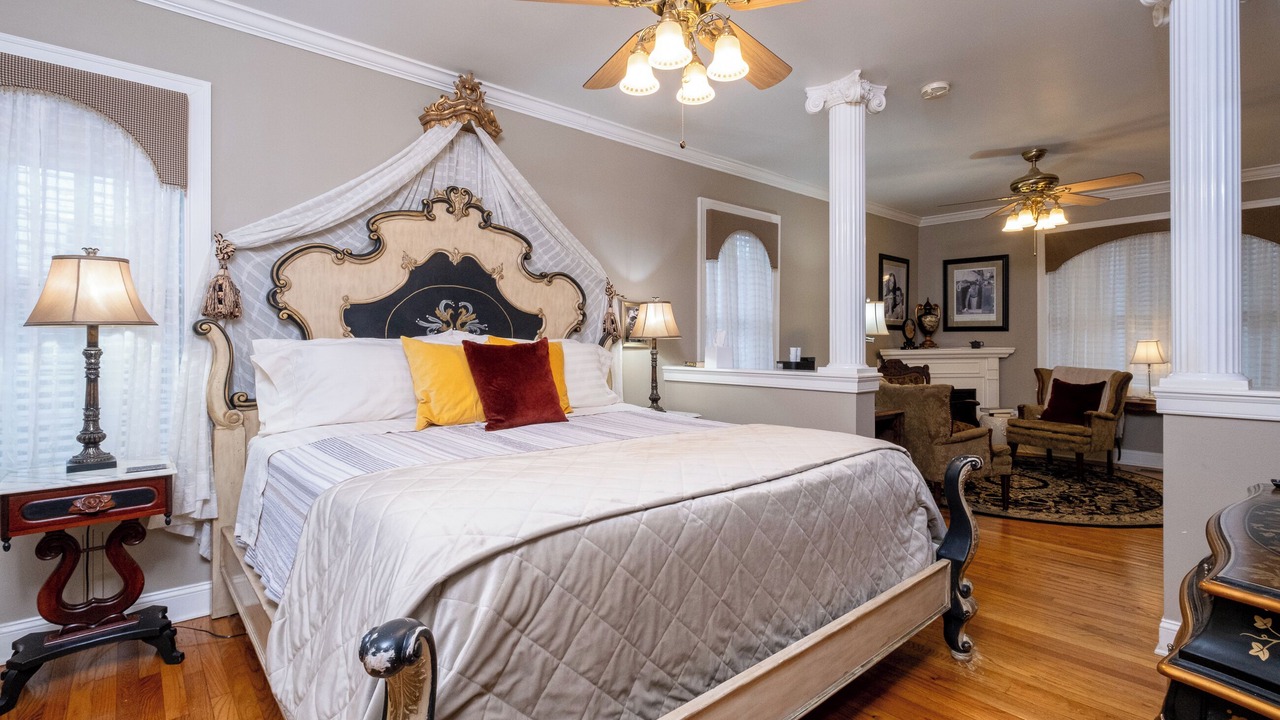 Photo of Bedroom in East of Broadway
