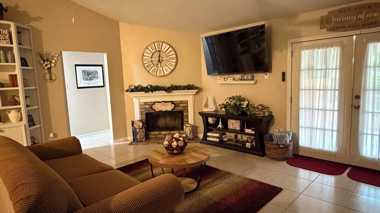 Photo of Livingroom in Harvey