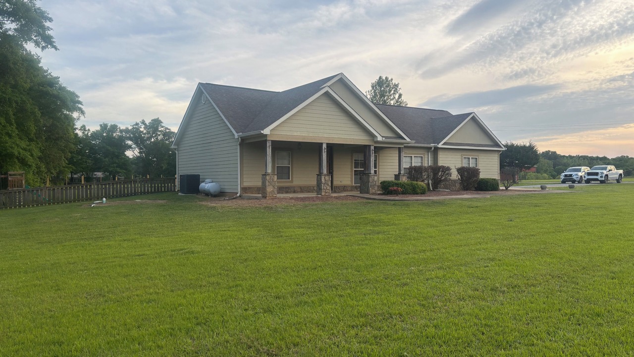Photo of Outdoor in Starkville