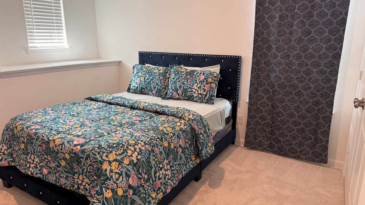 Photo of Bedroom in Clodine