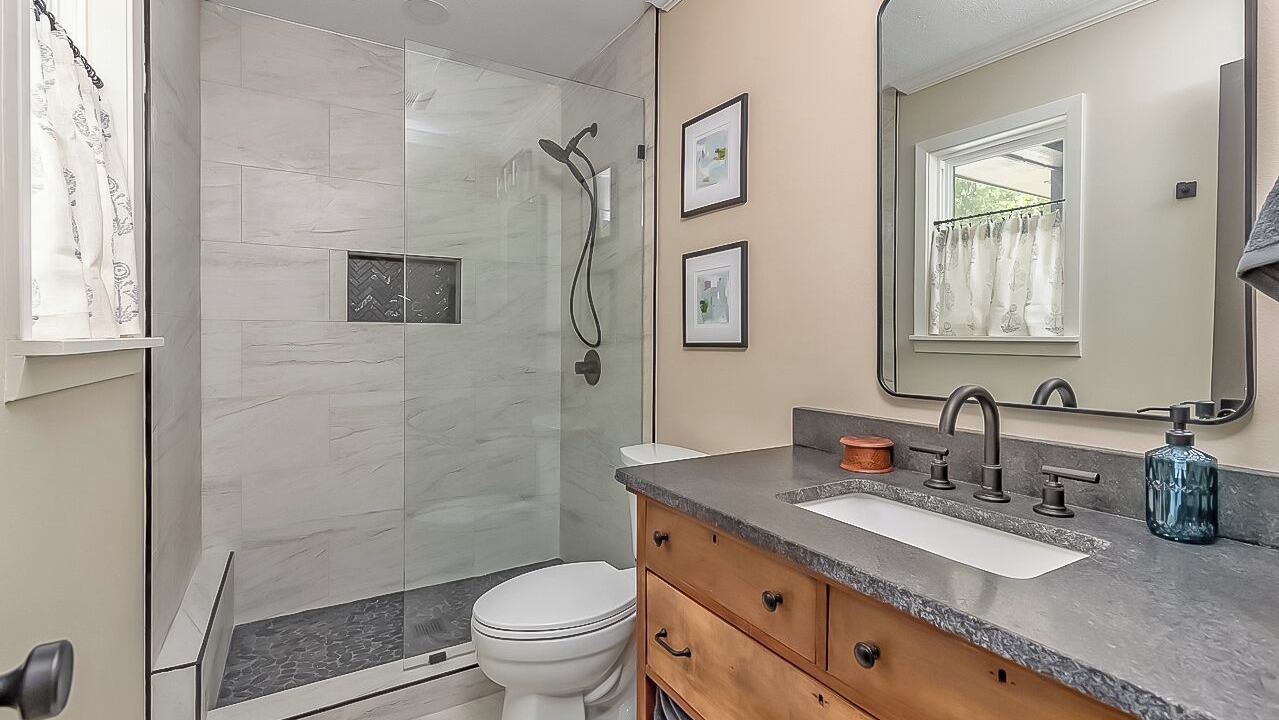 Photo of Bathroom in Homer