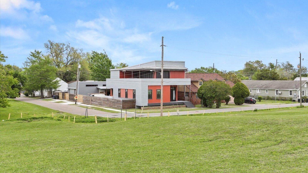 Photo of Outdoor in Holy Cross District