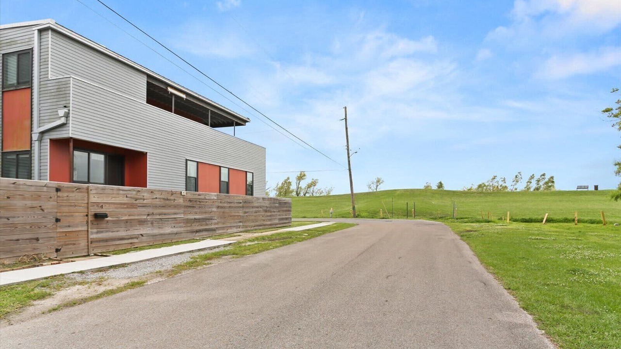 Photo of Outdoor in Holy Cross District