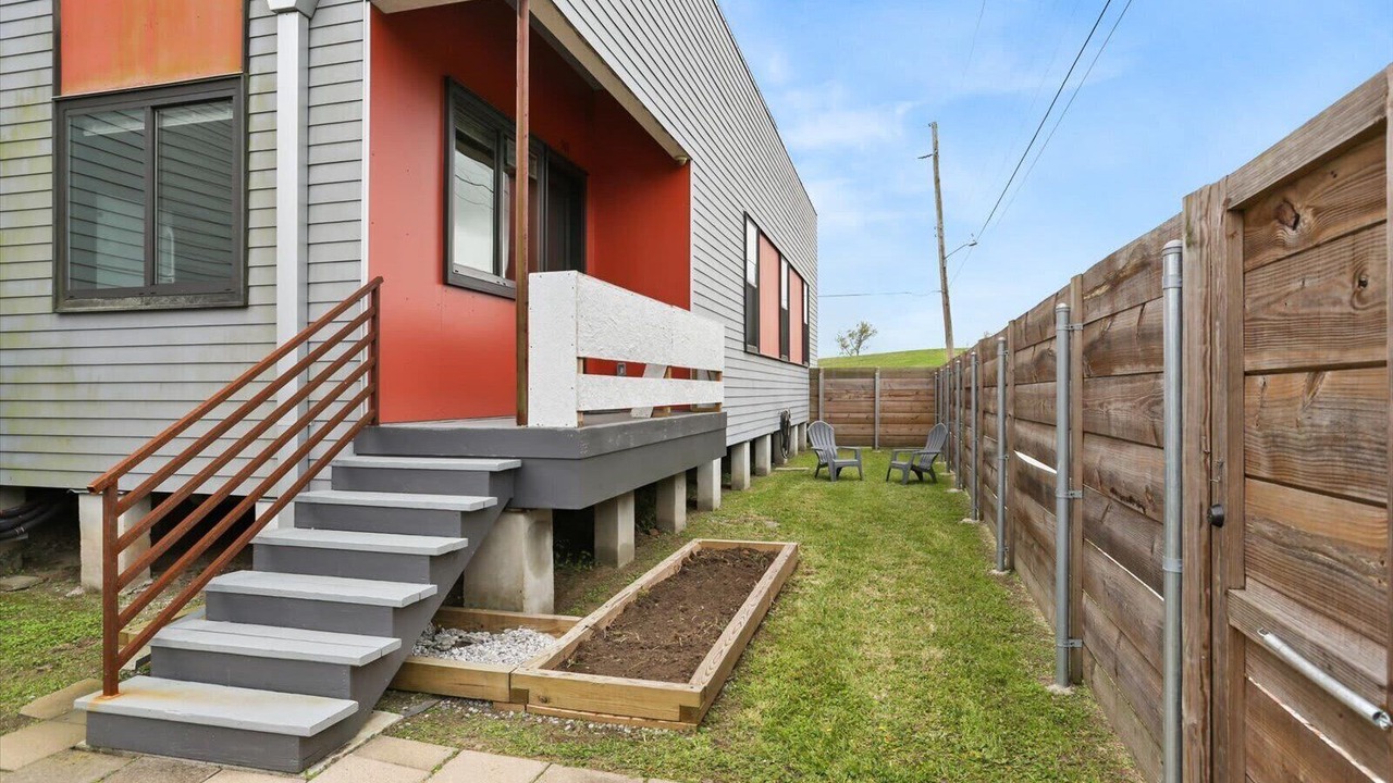 Photo of Outdoor in Holy Cross District