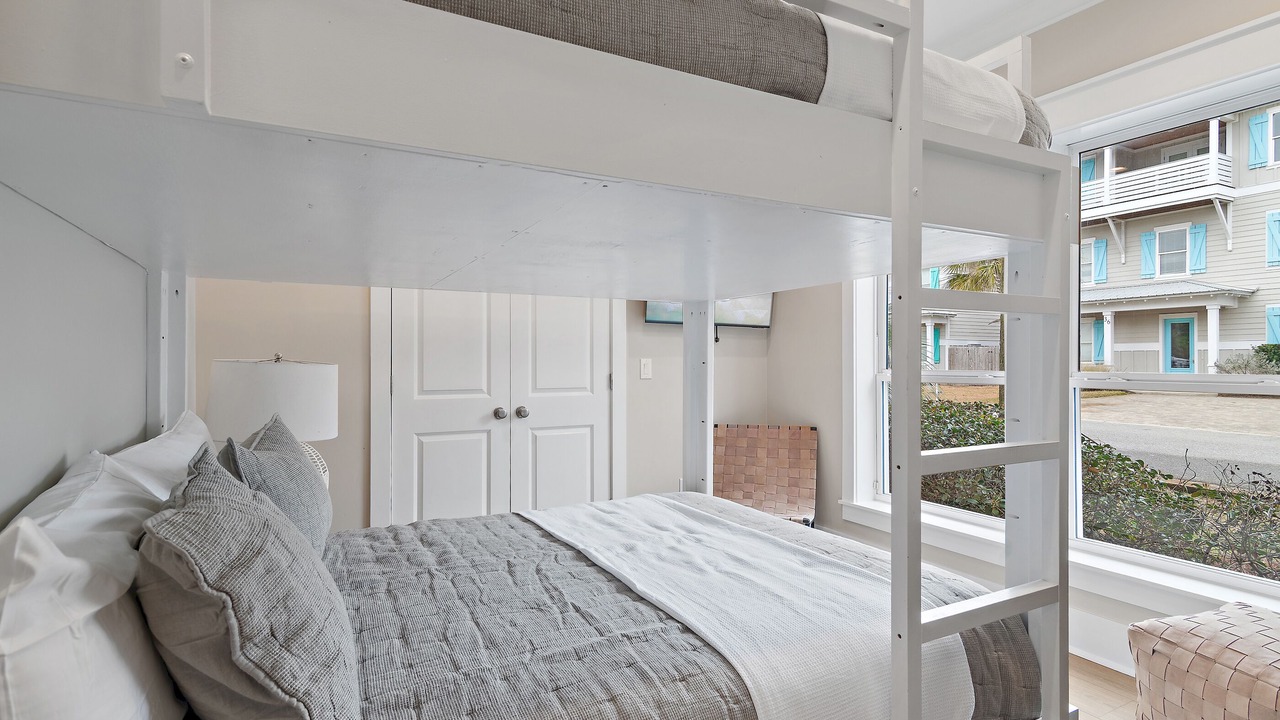 Photo of Bedroom in Frangista Beach