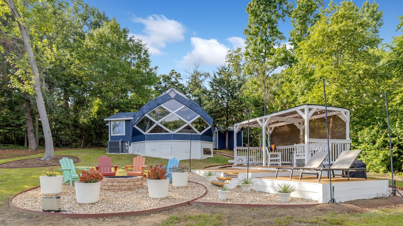 Photo of Outdoor in Mineola