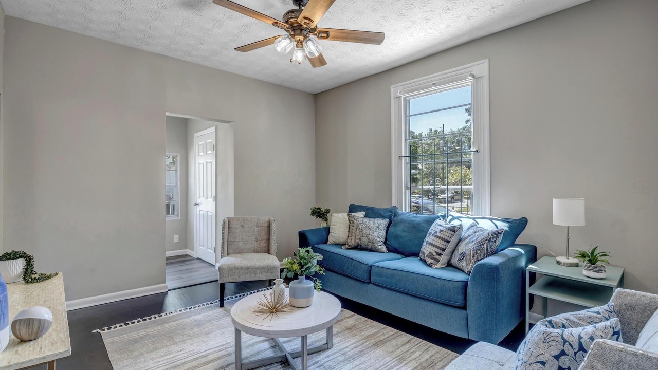 Photo of Livingroom in Urban Core