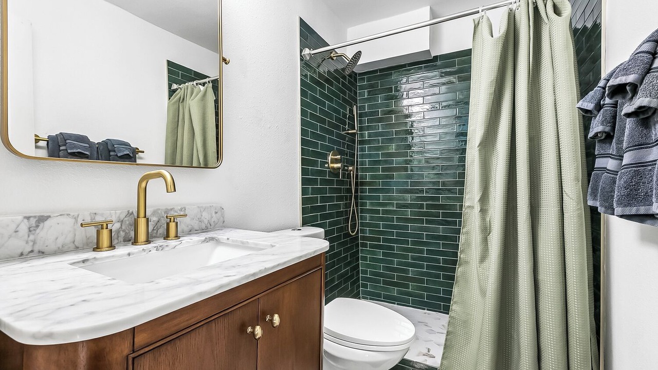 Photo of Bathroom in Tulane - Gravier