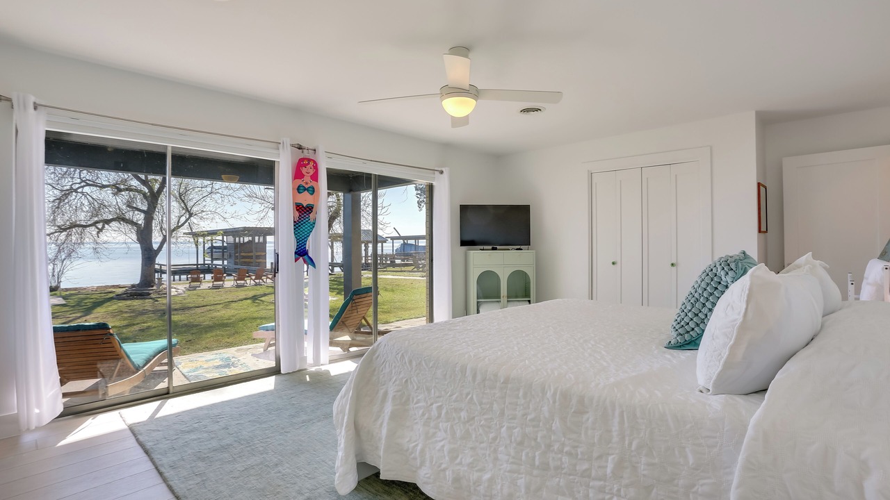 Photo of Bedroom in West Livingston