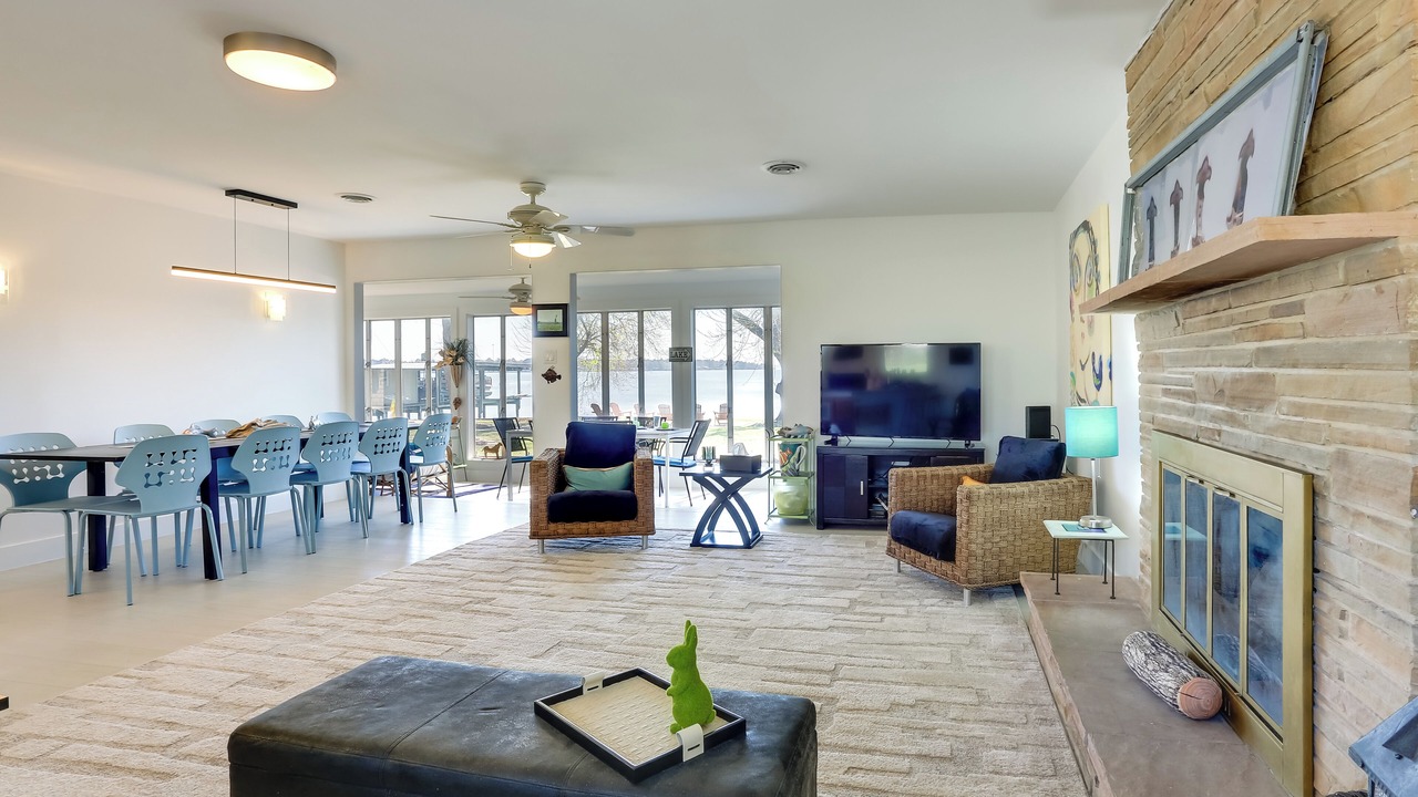 Photo of Livingroom in West Livingston
