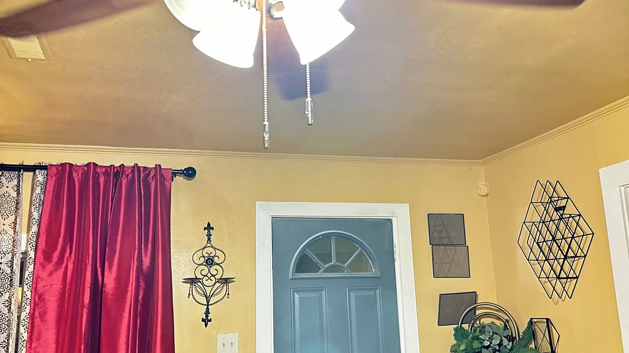 Photo of Livingroom in Pine Bluff