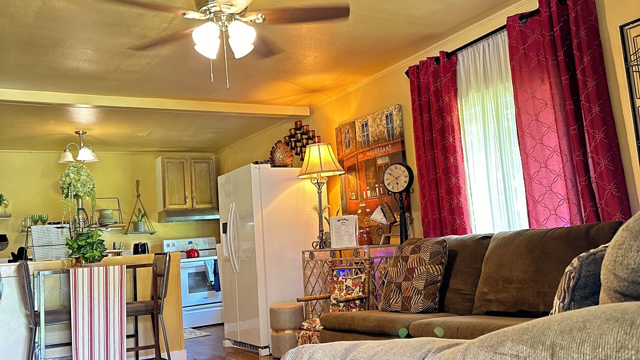 Photo of Livingroom in Pine Bluff