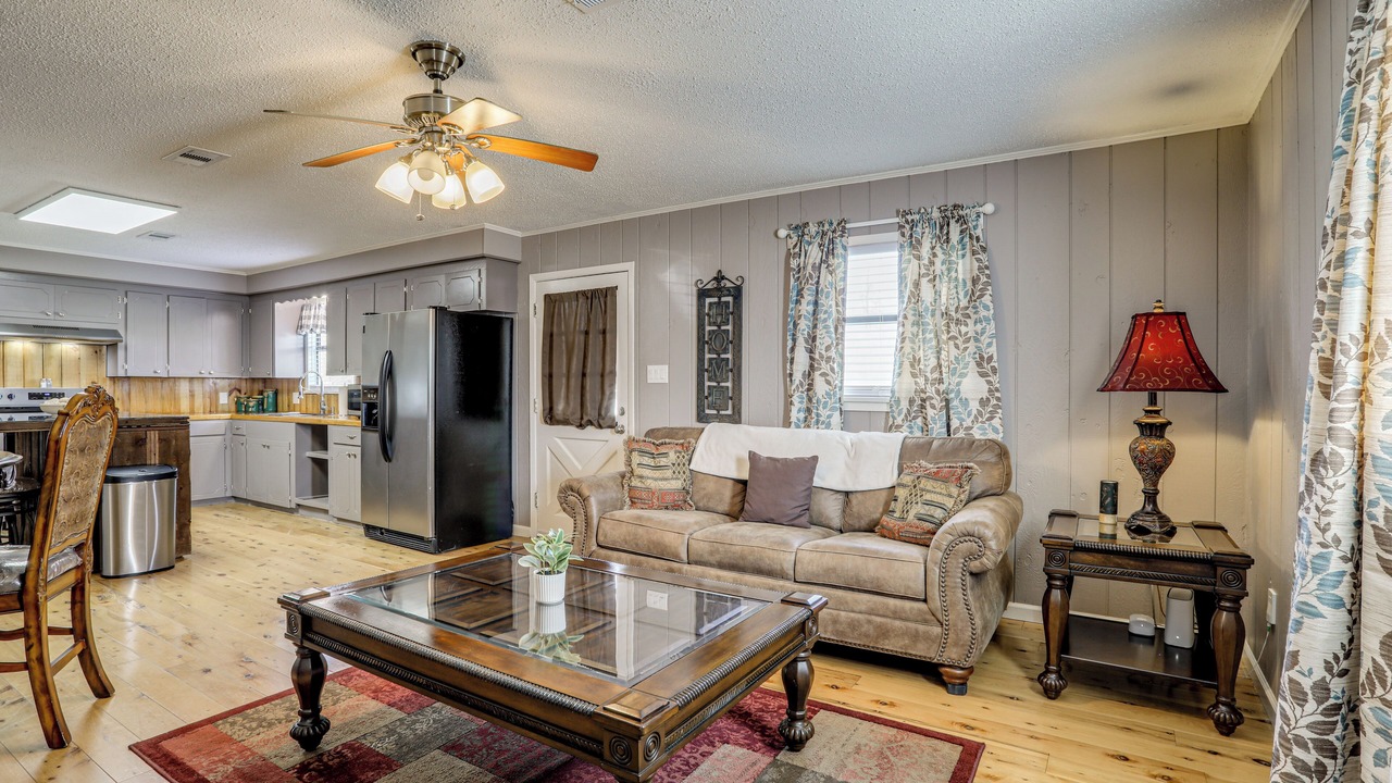 Photo of Livingroom in Wickliffe