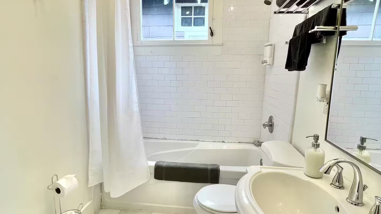 Photo of Bathroom in Beauregard Town Historic District
