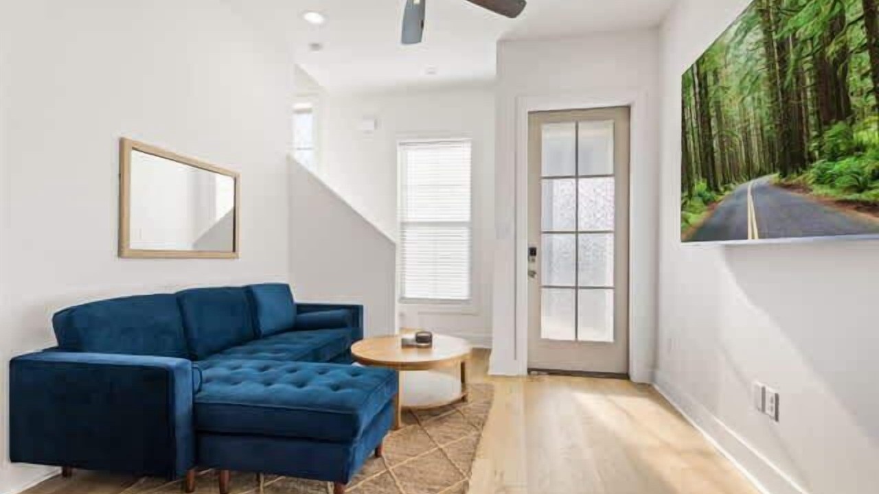 Photo of Livingroom in Lafayette