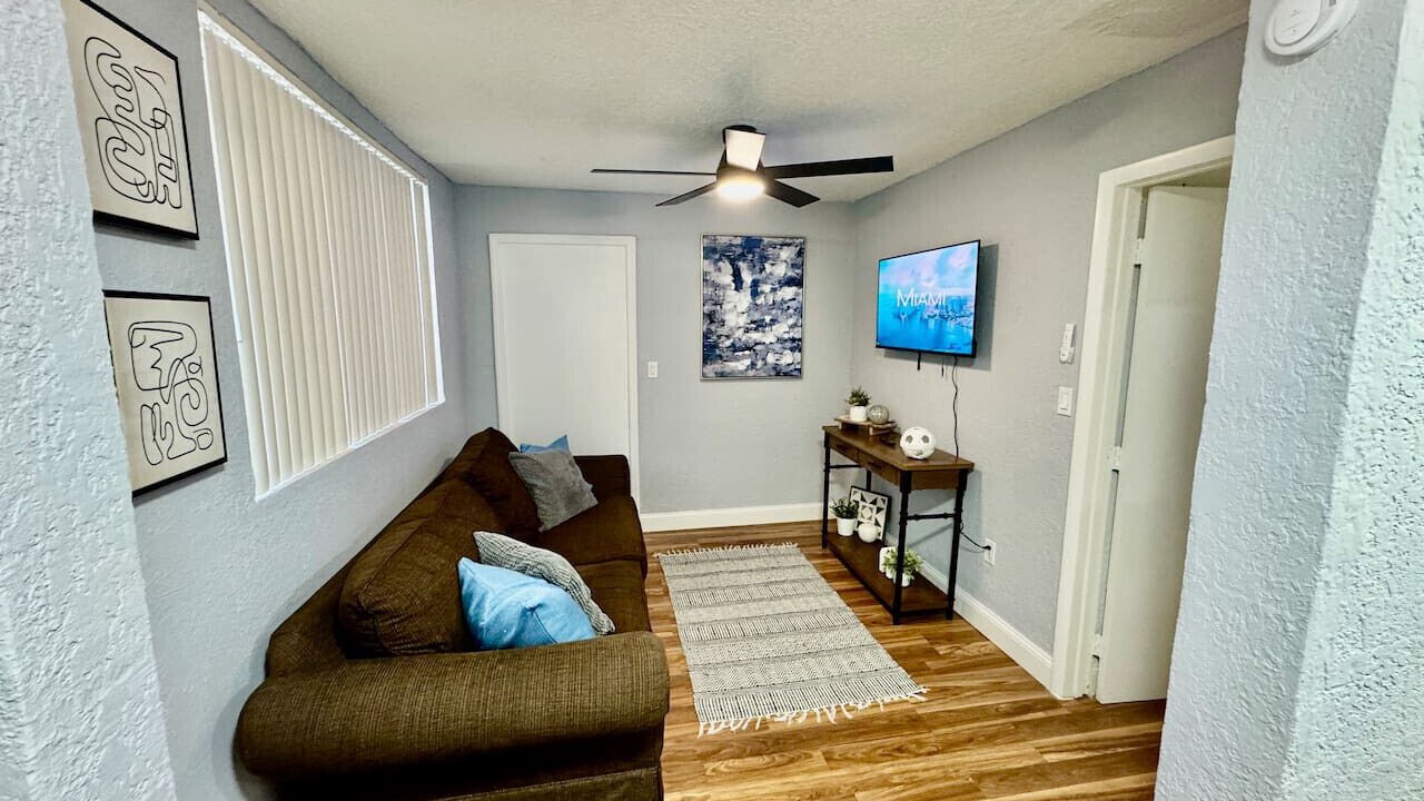 Photo of Bedroom in Ludlam