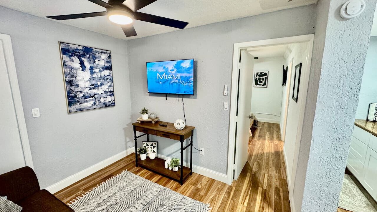 Photo of Bedroom in Ludlam