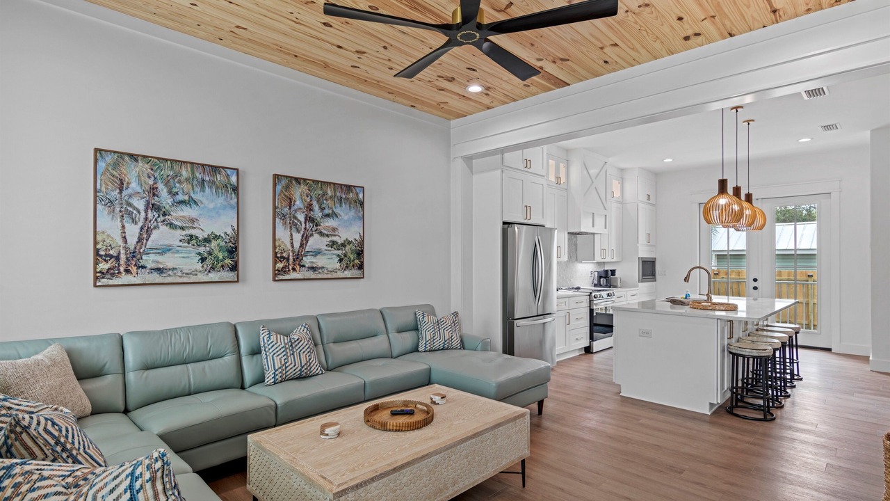 Photo of Livingroom in Crystal Shores