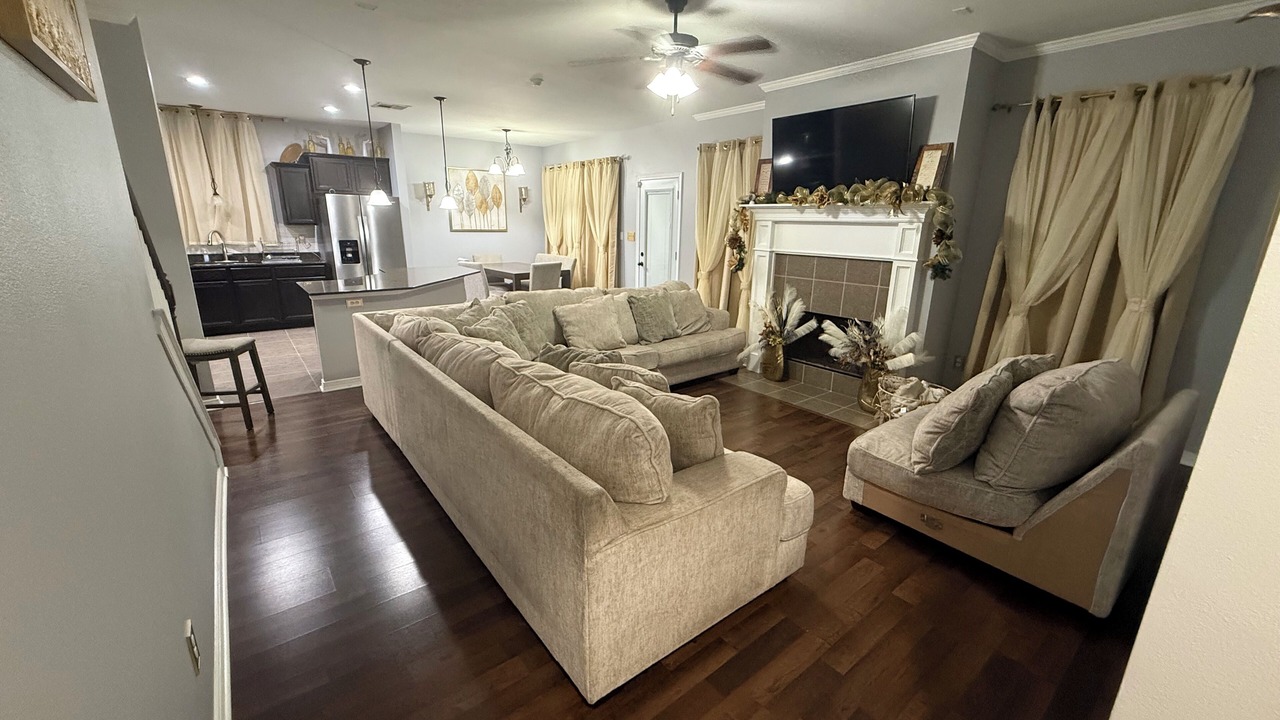 Photo of Livingroom in Gonzales