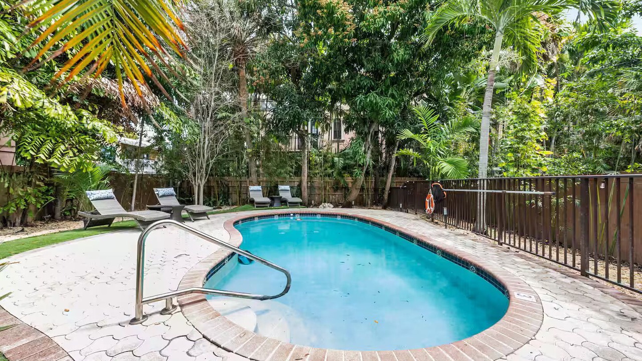 Photo of Outdoor in Beverly Heights