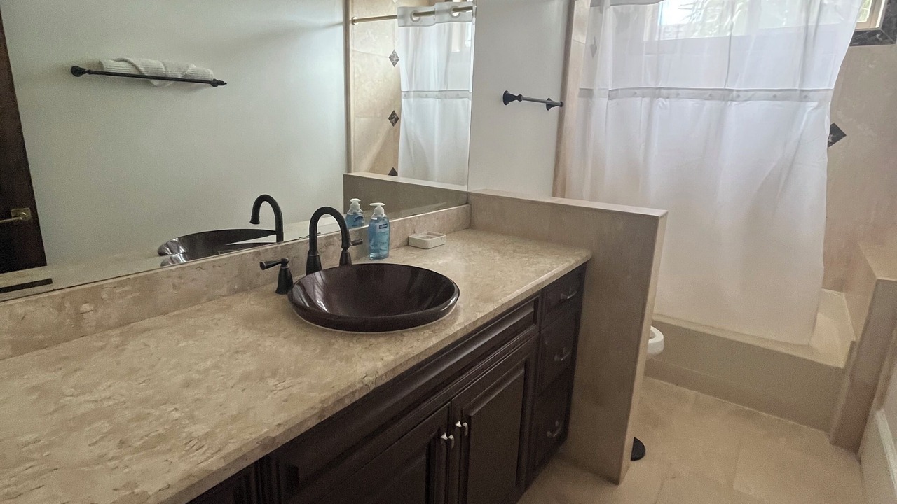 Photo of Bathroom in Clipper Cove