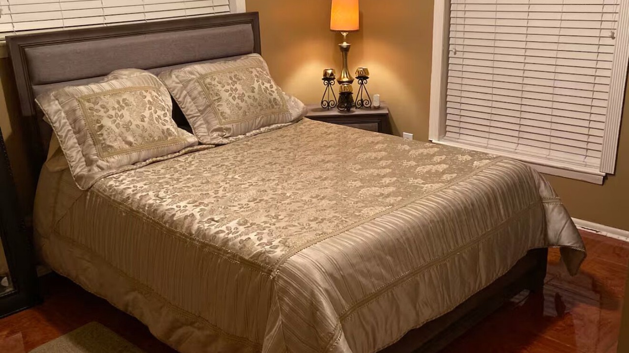 Photo of Bedroom in Little Woods