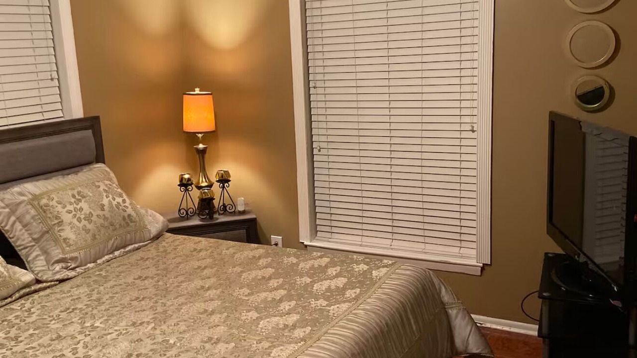 Photo of Bedroom in Little Woods