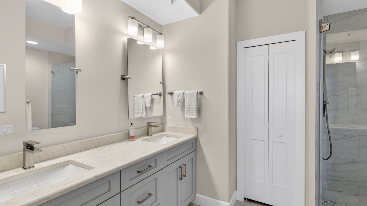 Photo of Bathroom in Tropical Cove