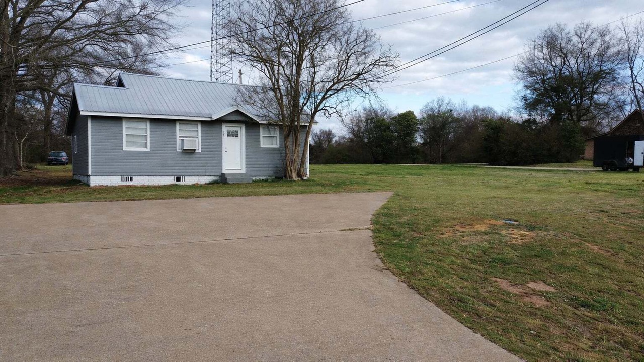 Photo of Outdoor in Linden
