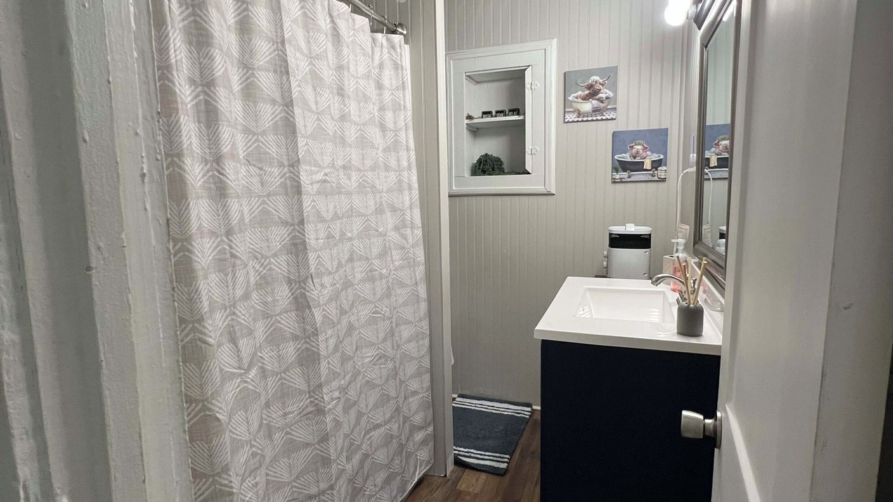 Photo of Bathroom in Linden