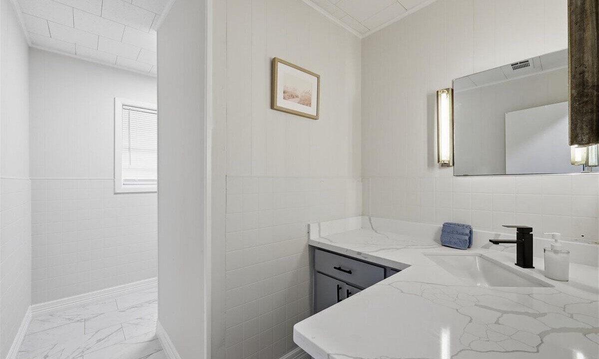 Photo of Bathroom in Groves