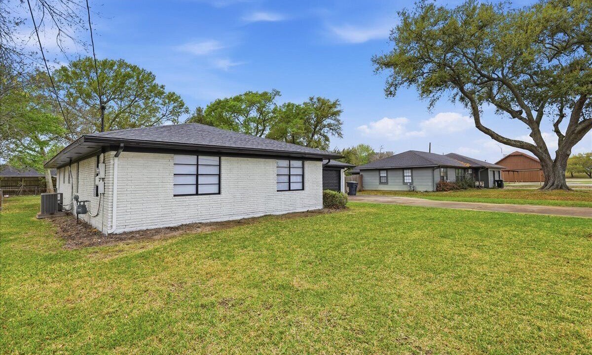 Photo of Outdoor in Groves