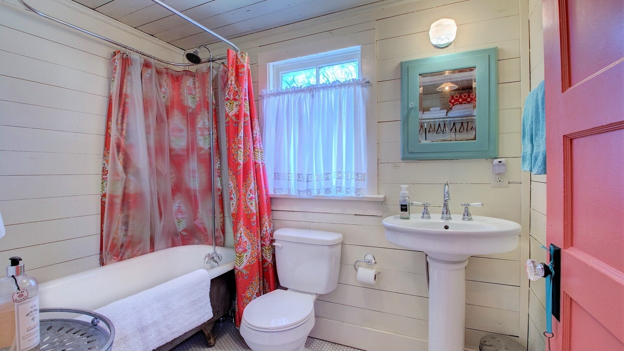 Photo of Bathroom in Hillcrest
