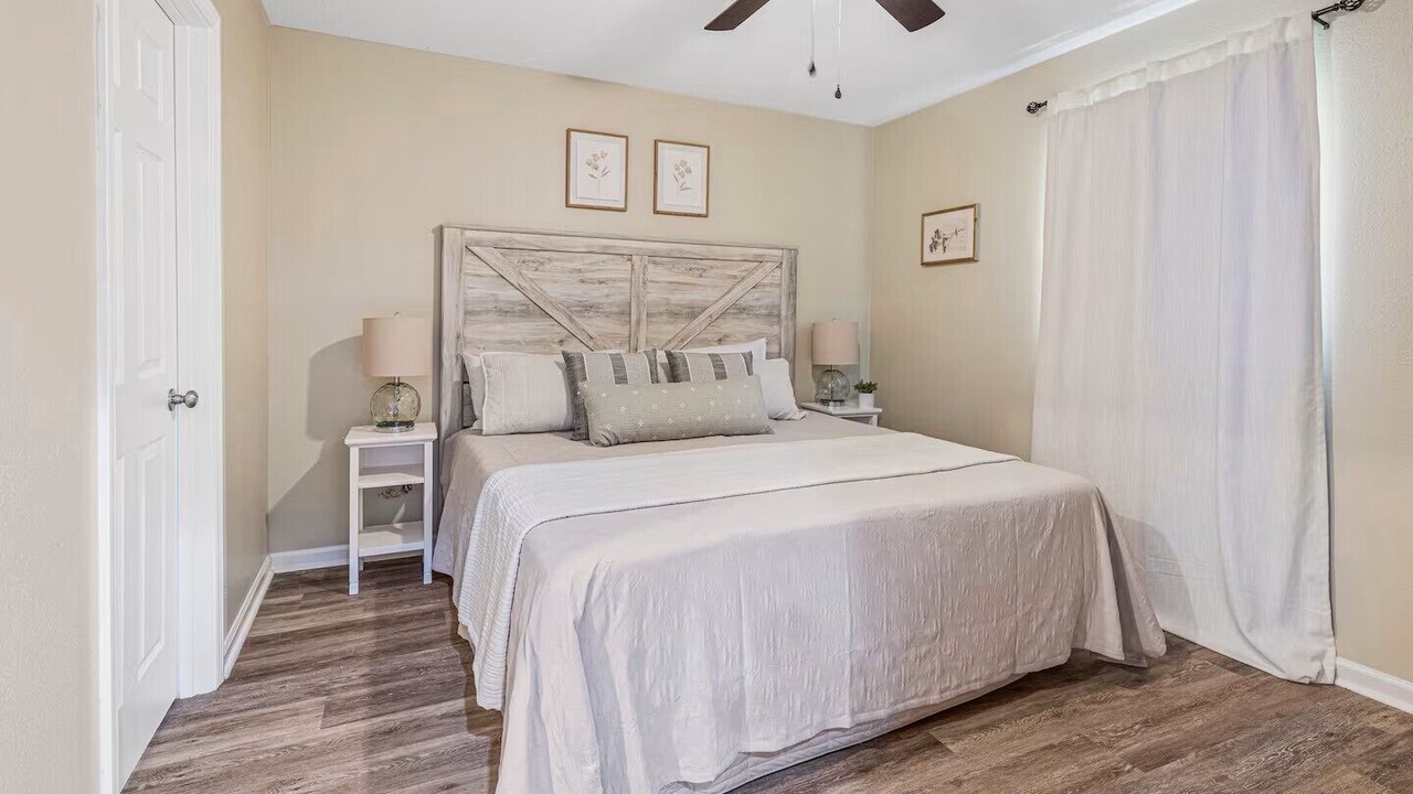 Photo of Bedroom in Sulphur