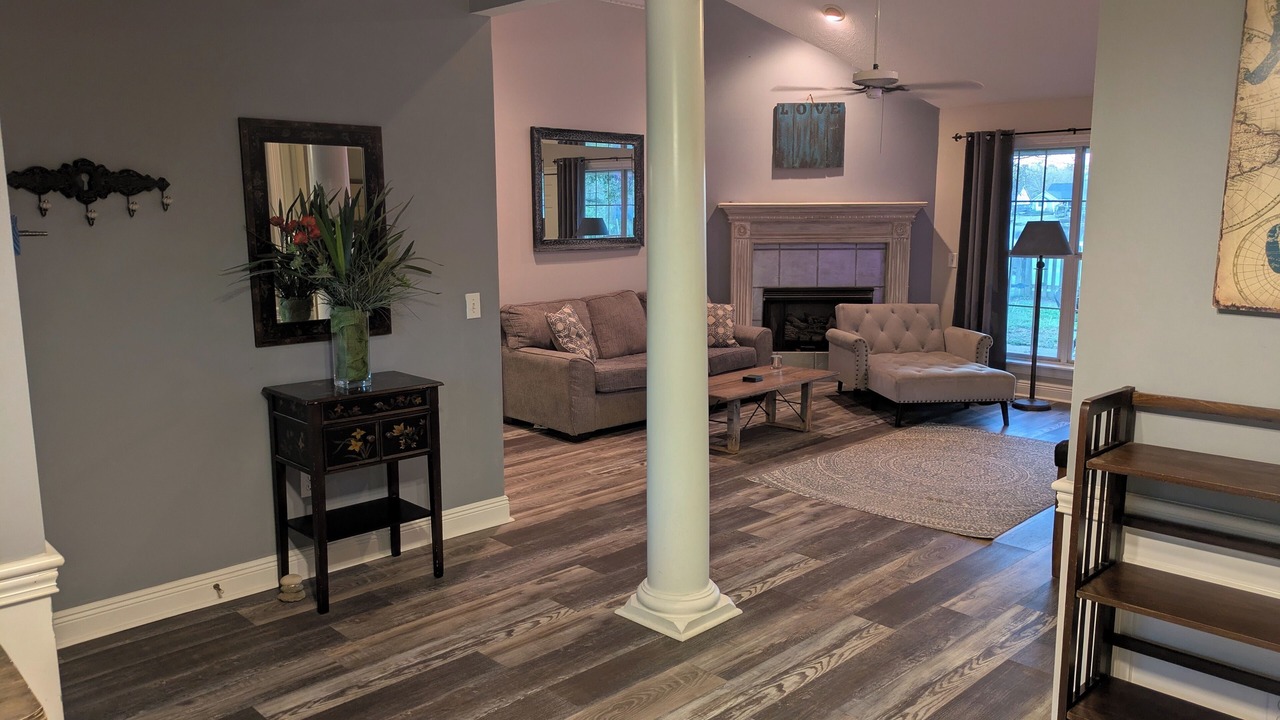 Photo of Livingroom in Tougaloo