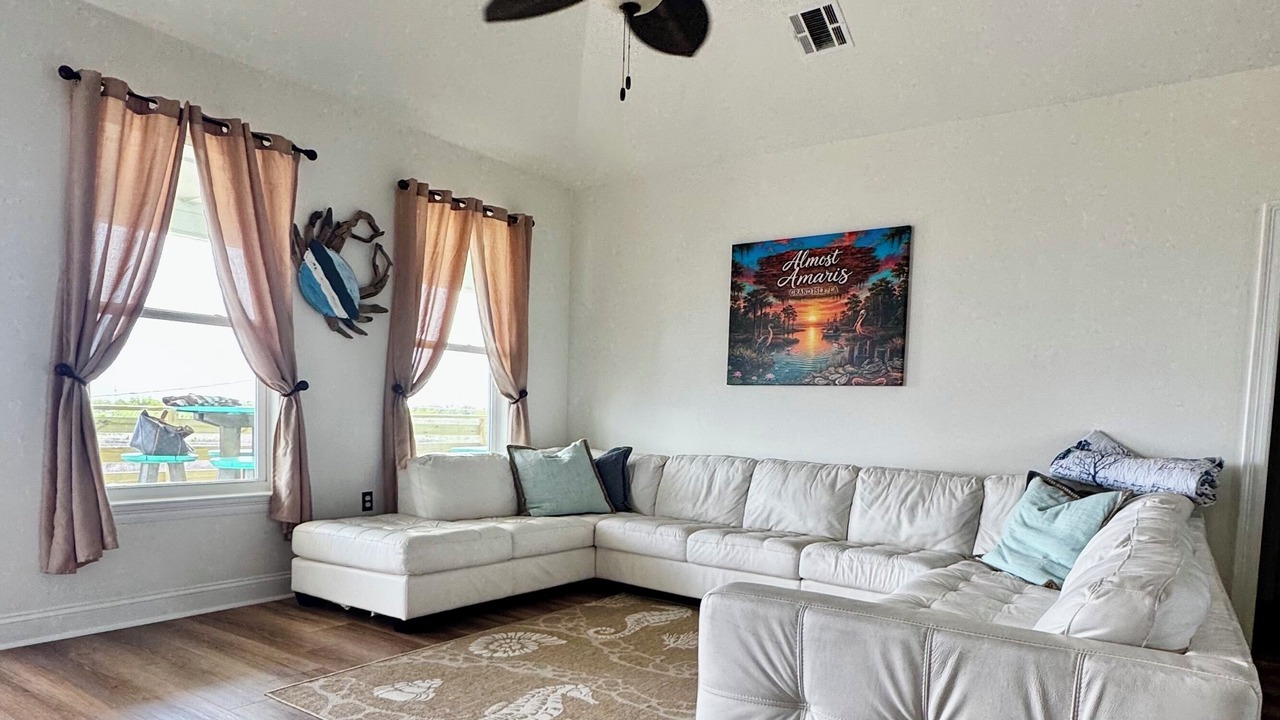 Photo of Livingroom in Grand Isle
