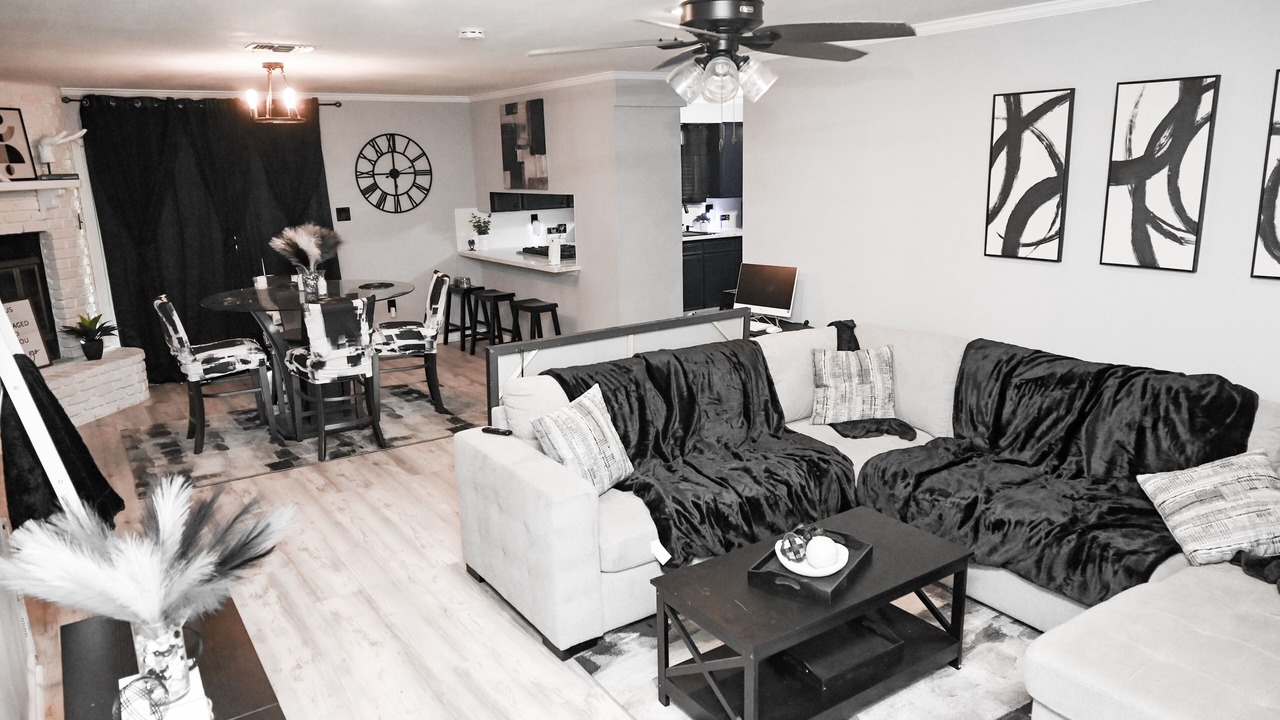 Photo of Livingroom in Gonzales