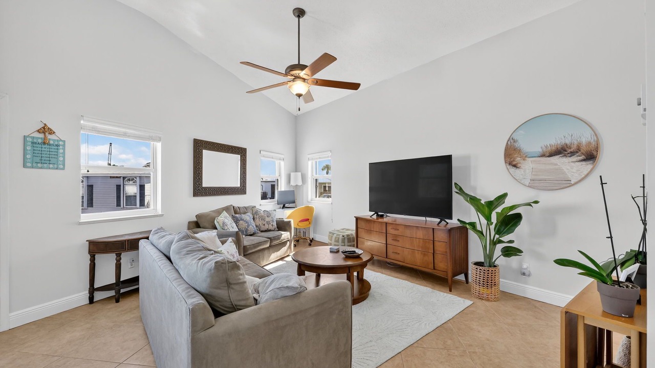 Photo of Livingroom in Nettles Island