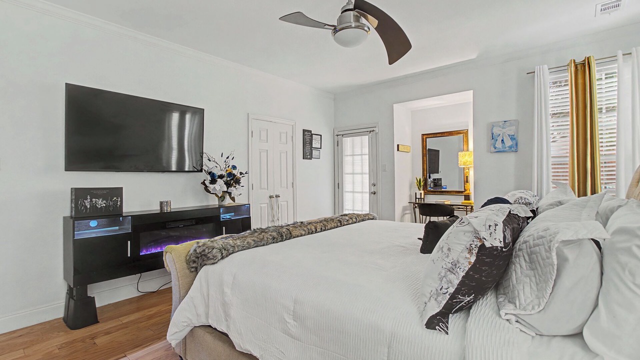 Photo of Bedroom in Far North Dallas