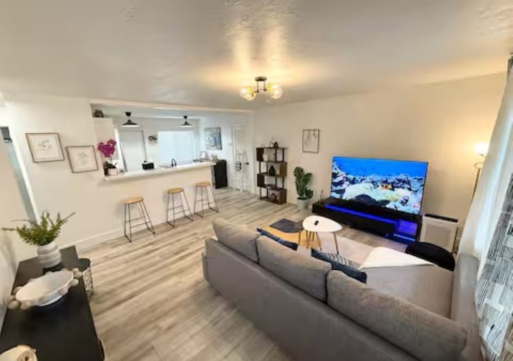 Photo of Livingroom in North Miami