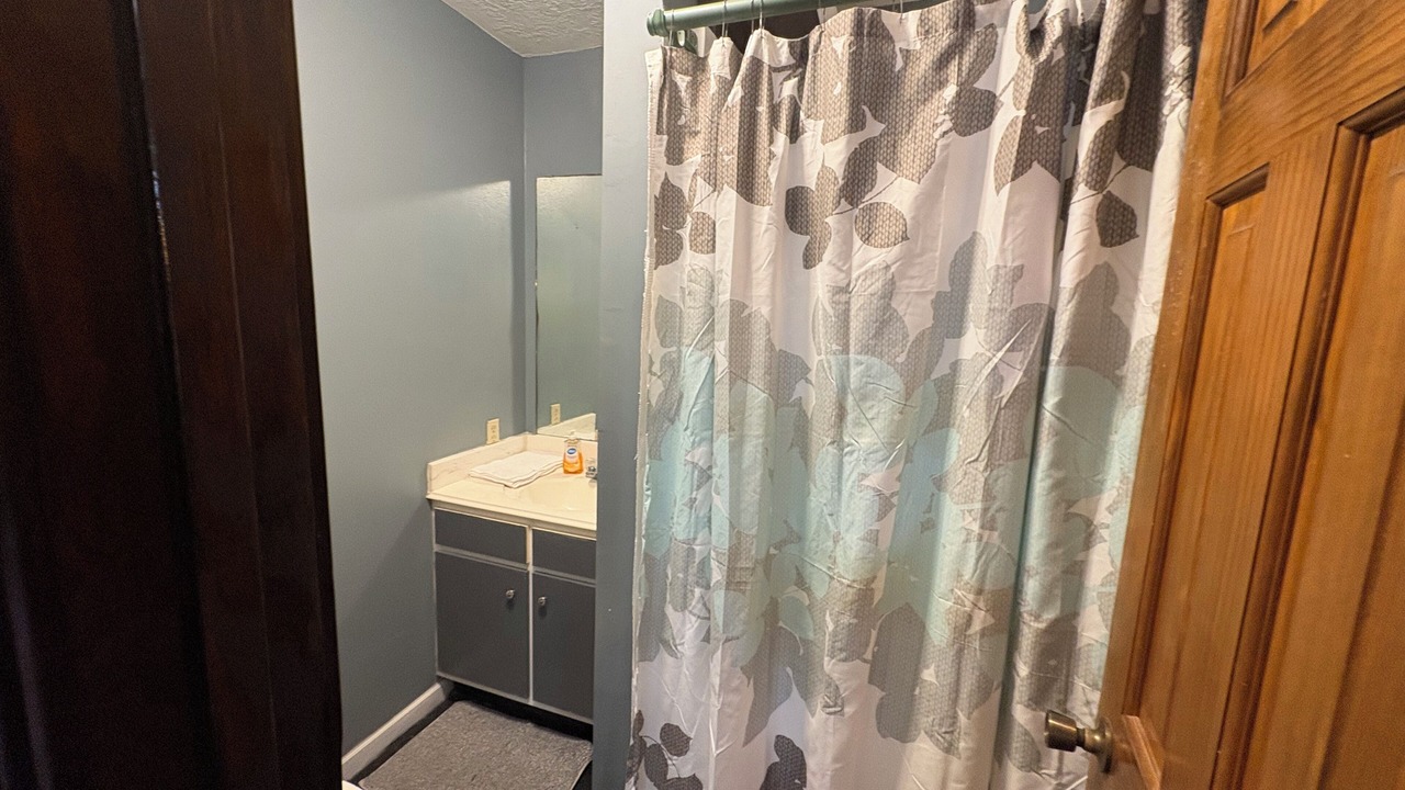 Photo of Bathroom in Bell City