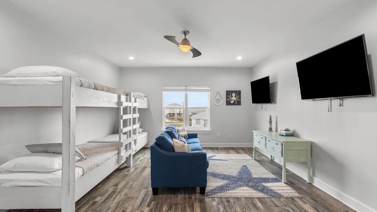 Photo of Bedroom in Silver Cay