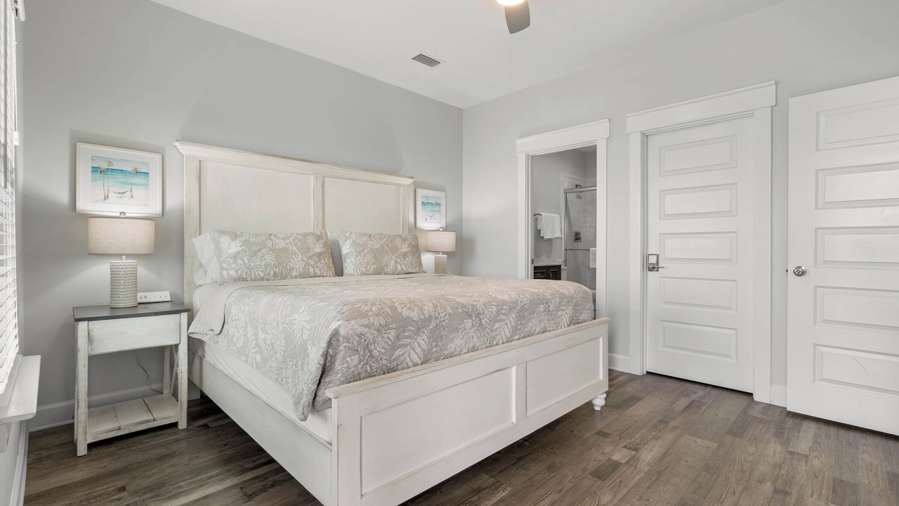 Photo of Bedroom in Silver Cay